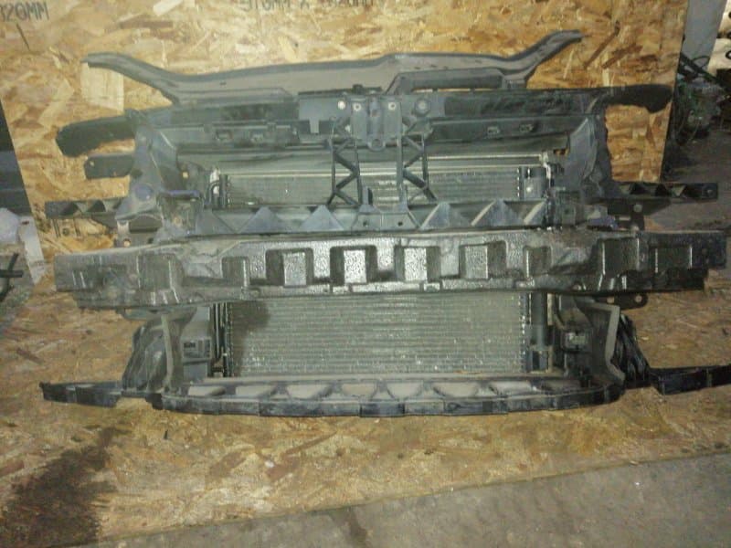 Панель передняя Volkswagen Touran 1T 2006 перед. (б/у)