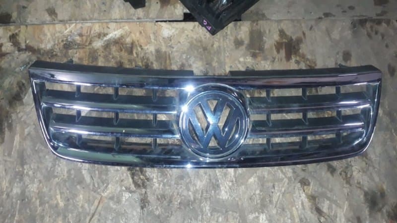 Решетка радиатора Volkswagen Touareg 7L AYH 2005 (б/у)