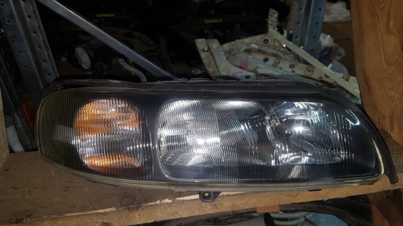 Фара Volvo XC70 УНИВЕРСАЛ 2.4Т 2002 перед. прав. (б/у)