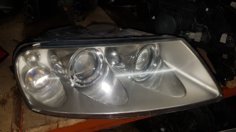 Фара ксенон Volkswagen Touareg 7L AZZ 2005 прав. (б/у)