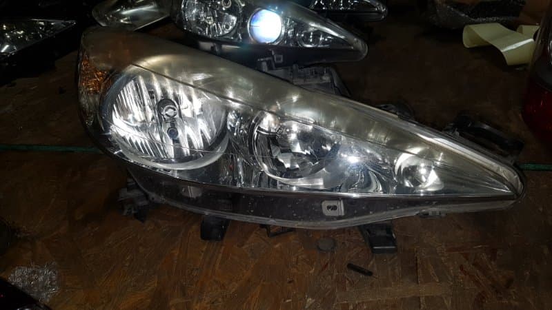Фара Peugeot 207 ХЭЧБЕК EP6 2008 прав. (б/у)