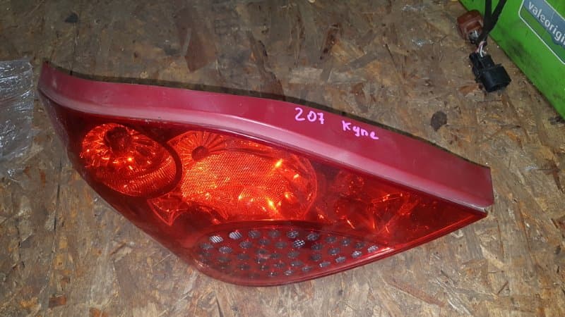 Фонарь Peugeot 207 КУПЕ EP6 2008 задн. лев. (б/у)