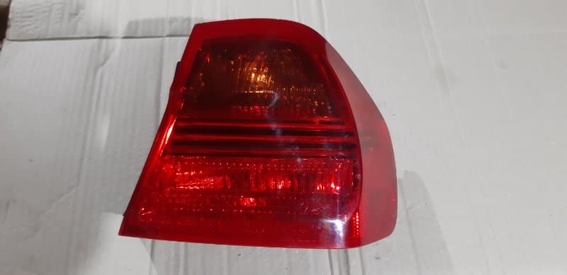 Фонарь BMW 3-серия E90 N46B20B 2006 задн. прав. (б/у)