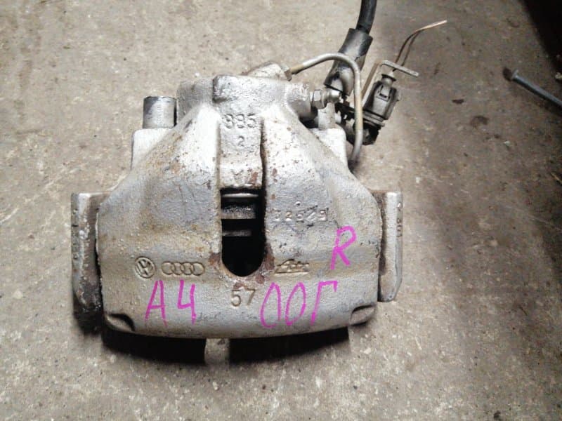 Суппорт Audi A4 8D B5 перед. прав. (б/у)