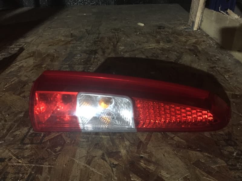 Фонарь VOLVO V70 УНИВЕРСАЛ 2004 задн. лев. (б/у)
