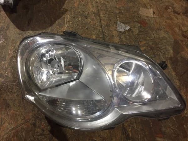 Фара Volkswagen Polo 9N 2005 перед. прав. (б/у)