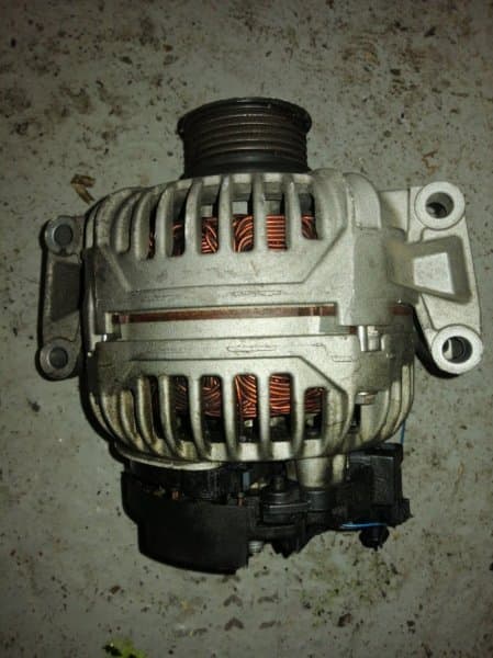 Генератор с обгонной муфтой 140А AUDI A4 B6 AMB 2004 (б/у)