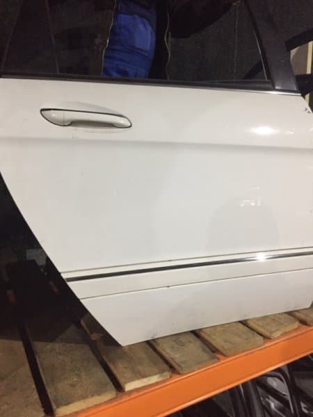 Дверь Mercedes B W245 2005 задн. прав. (б/у)