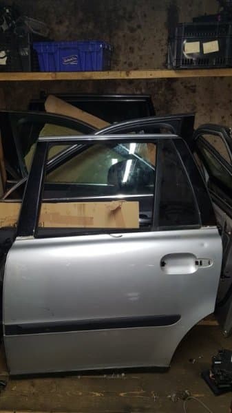 Дверь Volvo XC90 ВНЕДОРОЖНИК B6294T 2005 задн. лев. (б/у)