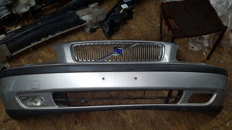 Бампер Volvo V70 УНИВЕРСАЛ 2.4 2000 (б/у)
