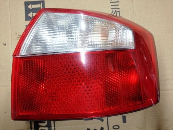 Фонарь AUDI A4 B6 2000 задн. прав. (б/у)