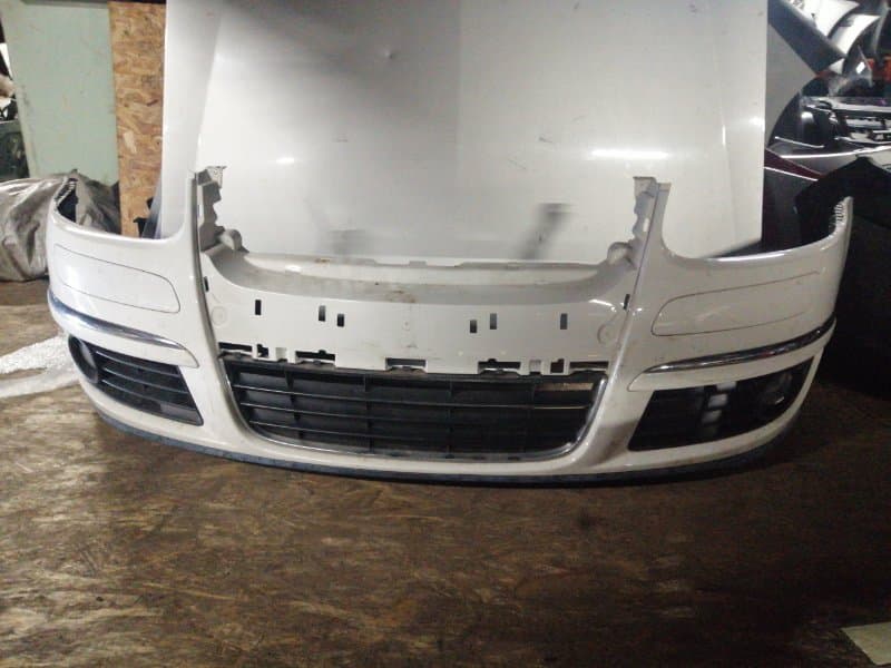 Бампер Volkswagen Jetta 5 2005 перед. (б/у)