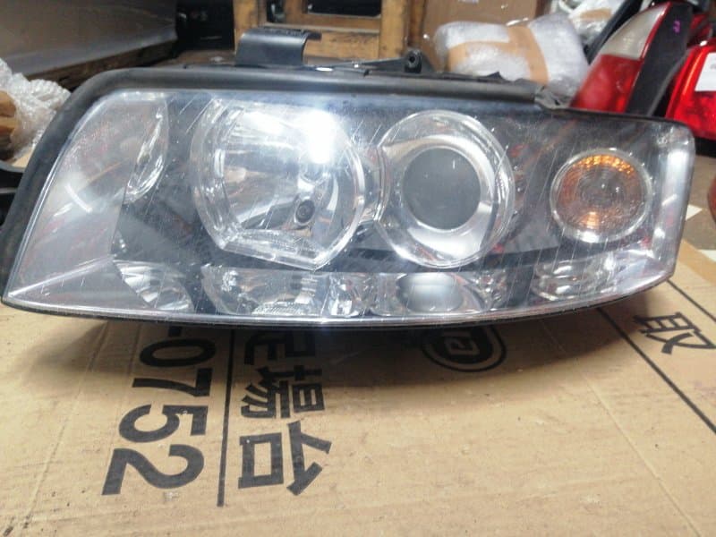 Фара Audi A4 8E2 AMB 2003 перед. лев. (б/у)