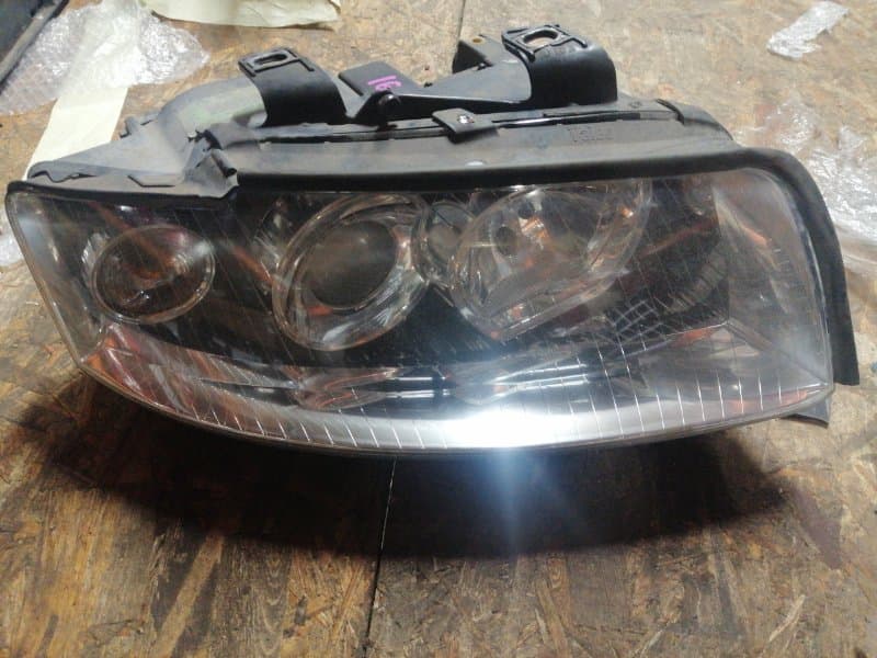 Фара Audi A4 8E2 AMB 2003 перед. прав. (б/у)