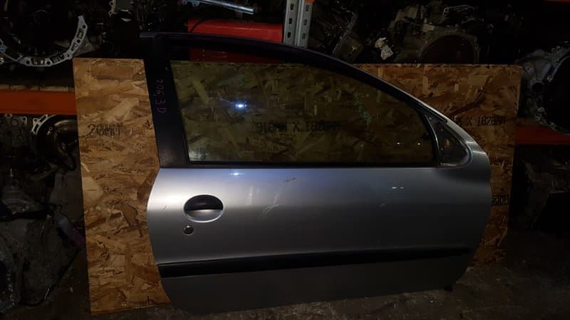 Дверь Peugeot 206 3-DOOR прав. (б/у)