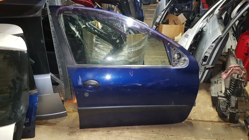 Дверь Peugeot 206 ХЕЧБЕК 2004 перед. прав. (б/у)