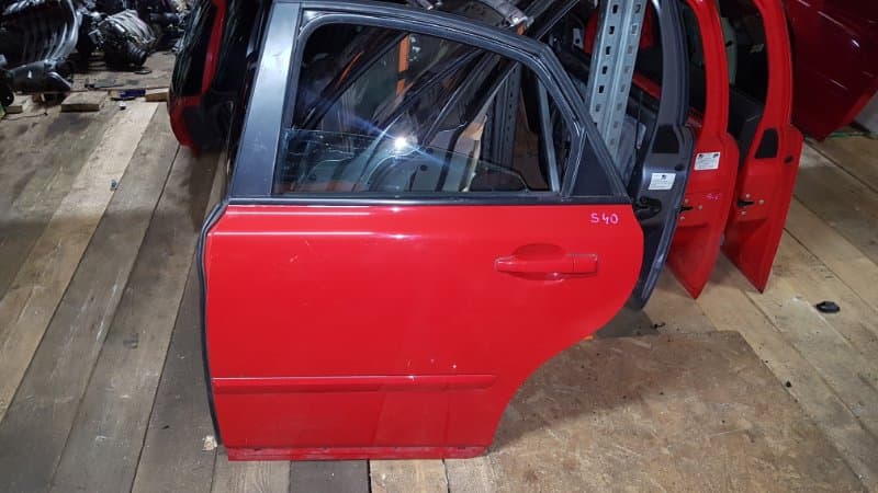 Дверь Volvo S40 2005 задн. лев. (б/у)