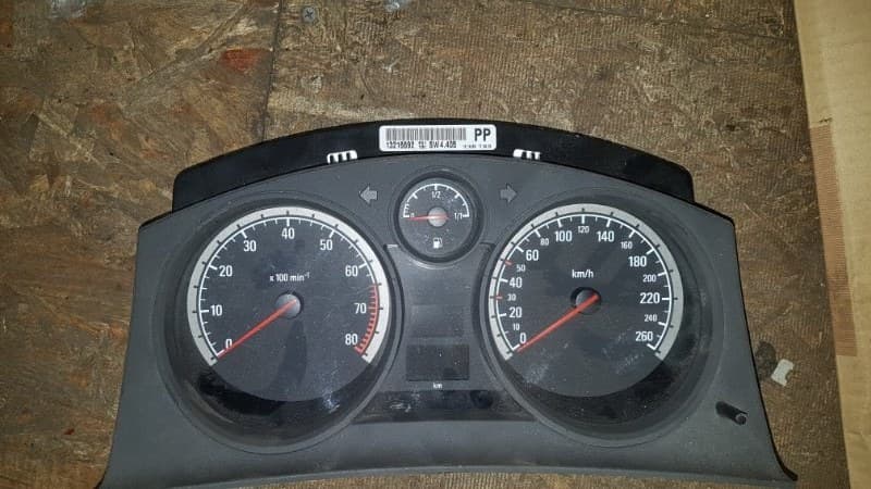 Щиток приборов Opel Astra H (б/у)