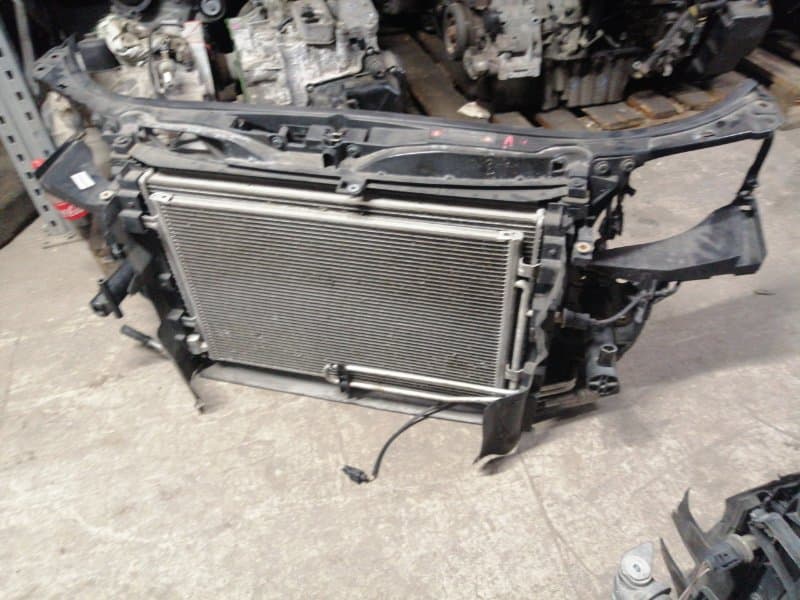 Панель передняя Audi A4 B7 2.0T 2004 (б/у)