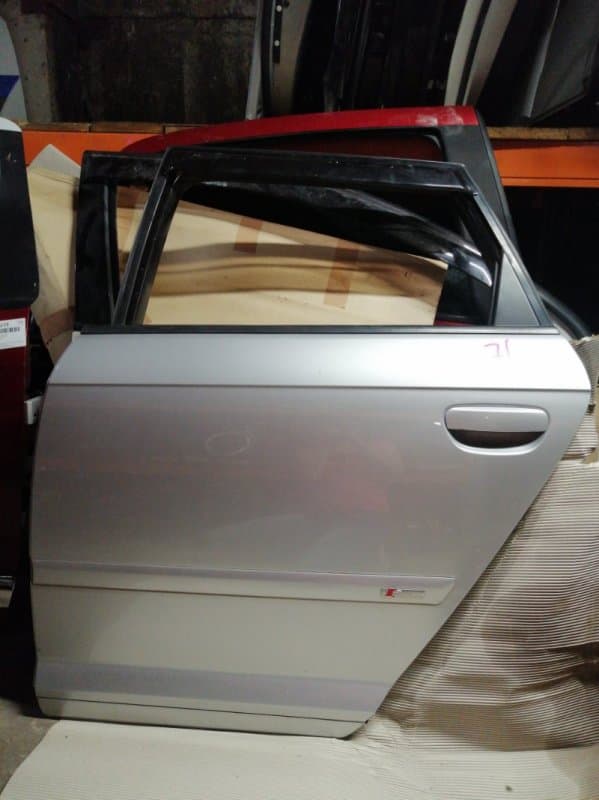 Дверь Audi A3 8P1 BWA 2006 задн. лев. (б/у)