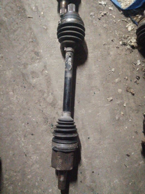 Привод Audi A3 8P1 AXW 2007 перед. лев. (б/у)