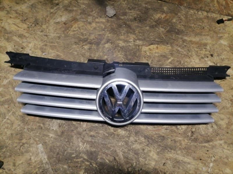 Решетка радиатора Volkswagen Bora 1J2 AZJ 2003 (б/у)