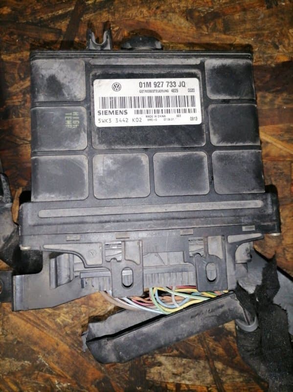 Блок управления Volkswagen Golf 1J5 AVU 2000 (б/у)