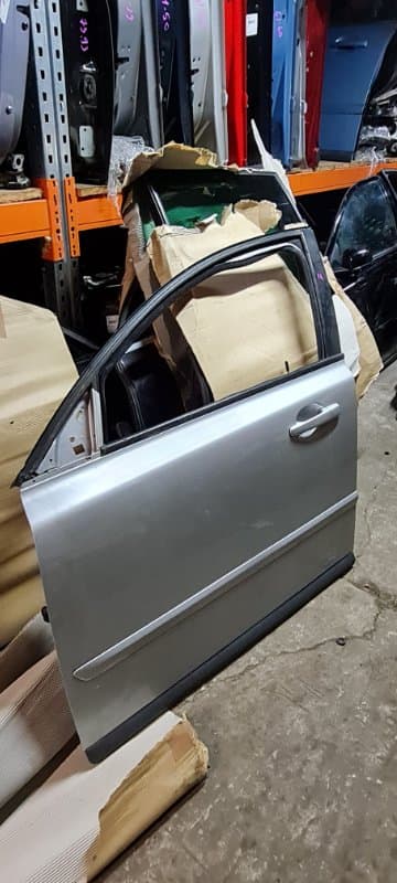 Дверь Volvo s40 СЕДАН B4204S3 2010 перед. лев. (б/у)