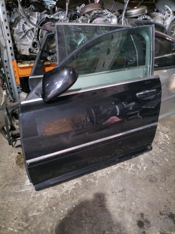 Дверь Audi A8 D3 перед. лев. (б/у)