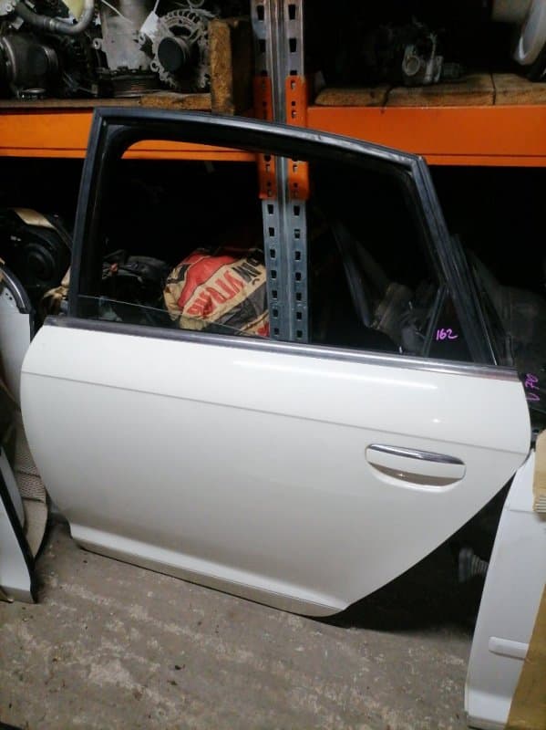 Дверь Audi A6 4F2 BDW 2006 задн. лев. (б/у)
