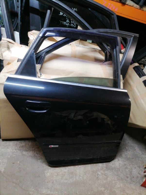 Дверь Audi A4 8EC BFB 2006 задн. прав. (б/у)