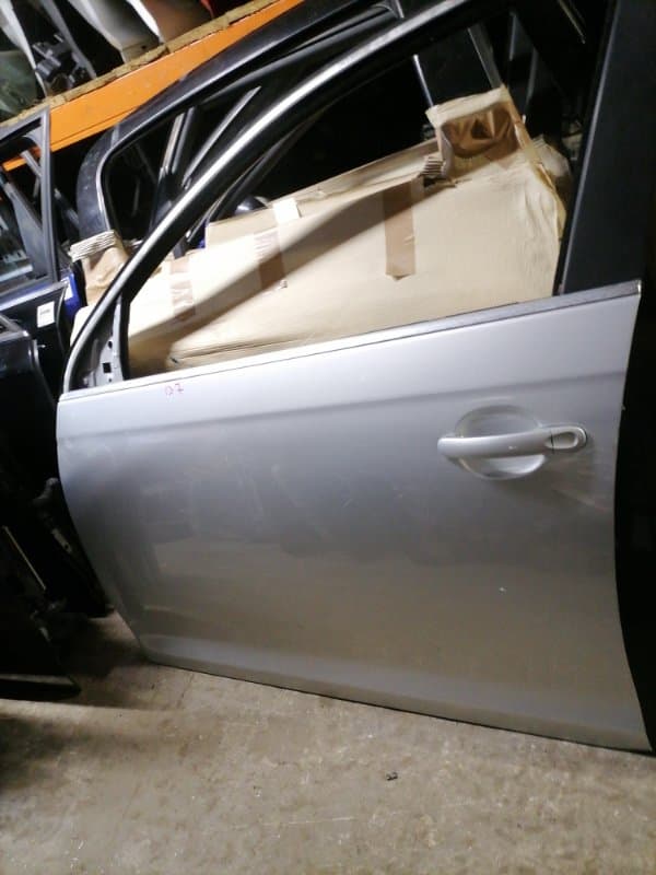 Дверь Volkswagen Jetta 1K2 BLG 2008 перед. лев. (б/у)