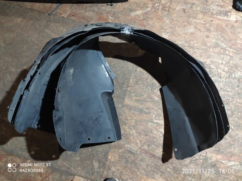 Подкрылок AUDi A6 C5 2.4 2000 перед. лев. (б/у)