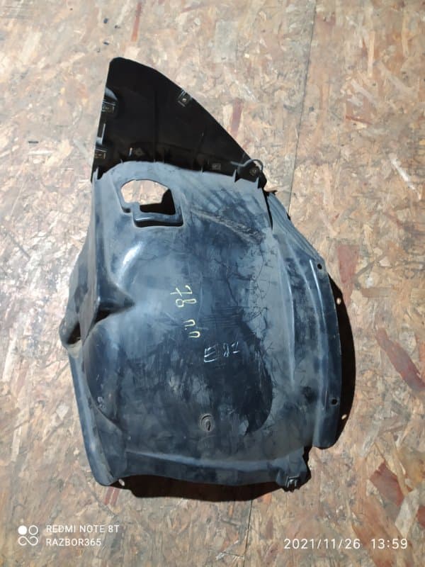 Подкрылок BMW 1 E87 N45B16AC 2009 перед. прав. (б/у)