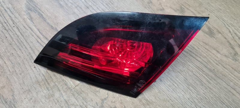 Фонарь крышки багажника Citroen DS4 N 1.6 THP 2012 прав. (б/у)