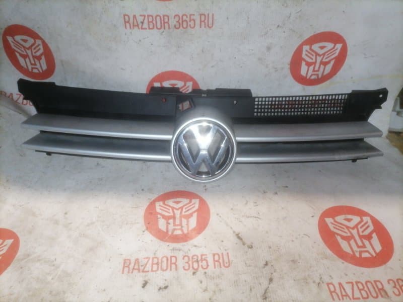 Решетка радиатора Volkswagen Golf 1J5 AVU 2000 (б/у)