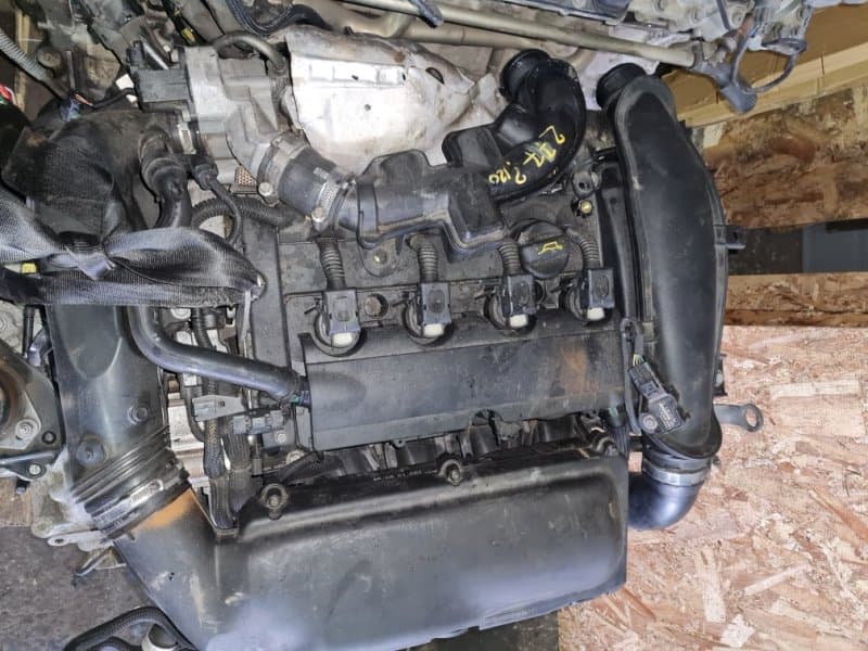 Двигатель Peugeot 3008 EP6CDT 2011 (б/у)