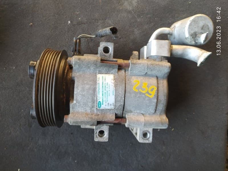 Компрессор кондиционера Ford Escape ZD AJ30 2008 (б/у)