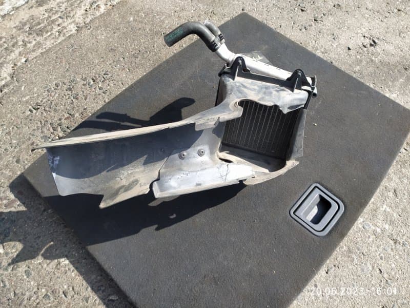 Дополнительный радиатор охлаждения Audi TT 8N3 BHE 2004 перед. лев. (б/у)