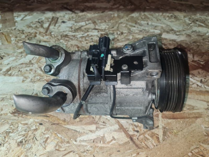 Компрессор кондиционера Volvo V70 BW B5254T6 2009 (б/у)