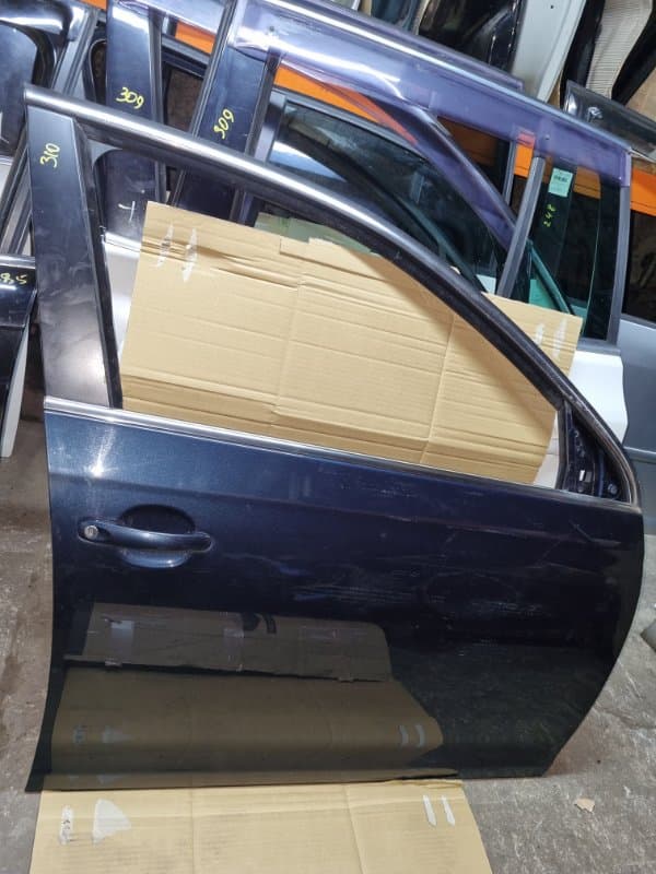 Дверь Volkswagen Jetta 1K5 CAV 2009 перед. прав. (б/у)