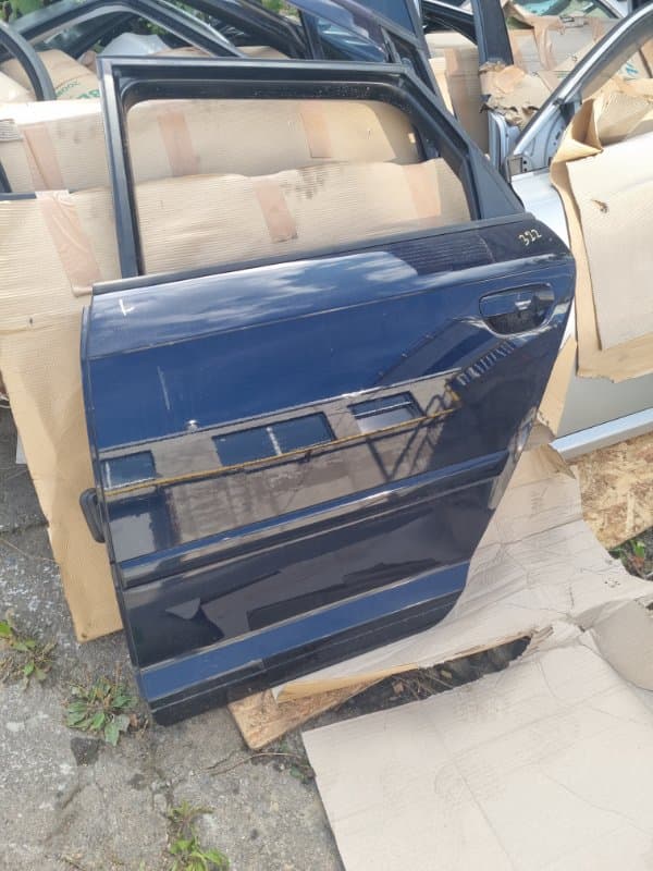 Дверь Audi A3 8PA CCZ 2010 задн. лев. (б/у)