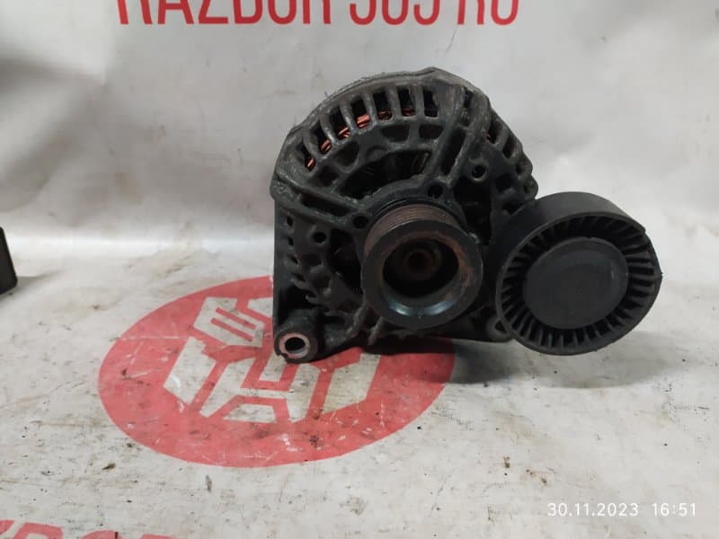 Генератор без обгонной муфты 150А BMW 3 E46 M54B30 2002 (б/у)
