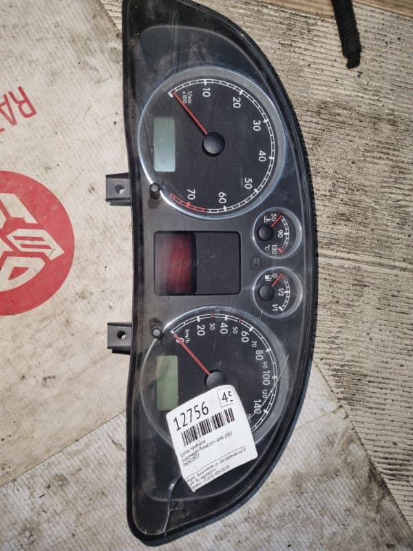 Щиток приборов Volkswagen Passat 3B6 AMX 2002 (б/у)