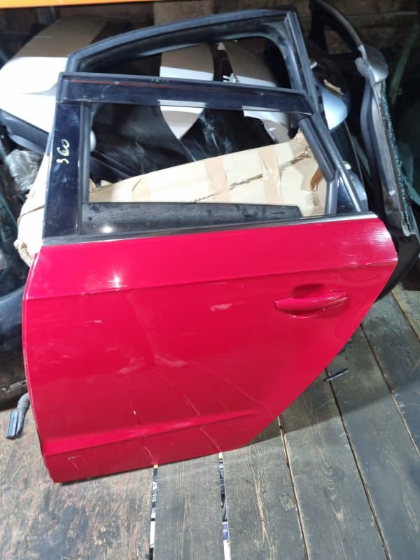 Дверь Audi A3 8VA CJSB 2014 задн. лев. (б/у)