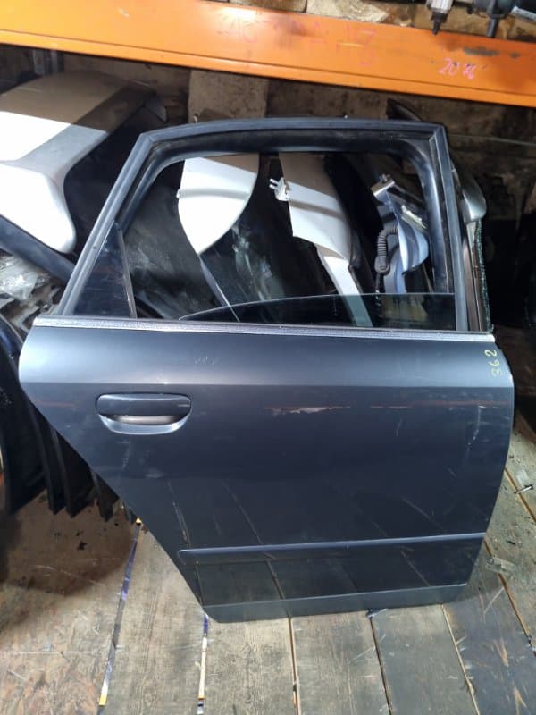 Дверь Audi A4 8E2 AMB 2003 задн. прав. (б/у)