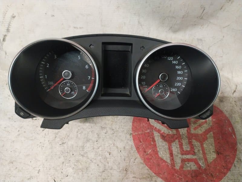 Щиток приборов Volkswagen Golf 5K1 CAX 2011 (б/у)