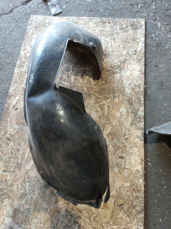 Подкрылок Volkswagen Passat 3C2 BVY 2008 перед. лев. (б/у)