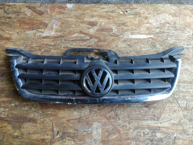 Решетка радиатора Volkswagen Touran 1T1 BLX 2005 (б/у)