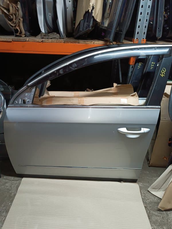 Дверь Volkswagen Passat 3C2 AXZ 2007 перед. лев. (б/у)
